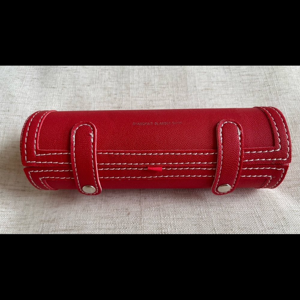 New double glasses case